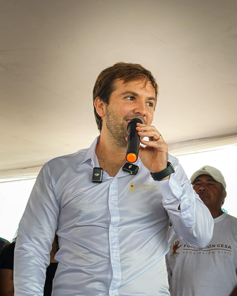 Morena San Luis Potosí 𝐭𝐨𝐦𝐚 𝐯𝐞𝐧𝐭𝐚𝐣𝐚 𝐫𝐮𝐦𝐛𝐨 𝐚𝐥 𝟐𝟎𝟐𝟕.